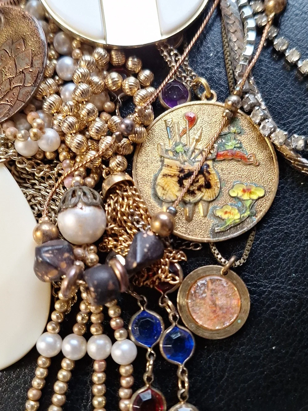 27 LOT Bohemian Style Necklaces Great Variety Unlisted Festival VINTAGE TO NOW